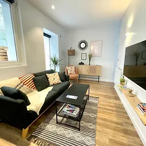 Le Patio**** T3 Avec Terrasse, Centre D'aix-les-b. Appartement